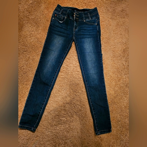 Jeans - Picture 1 of 3